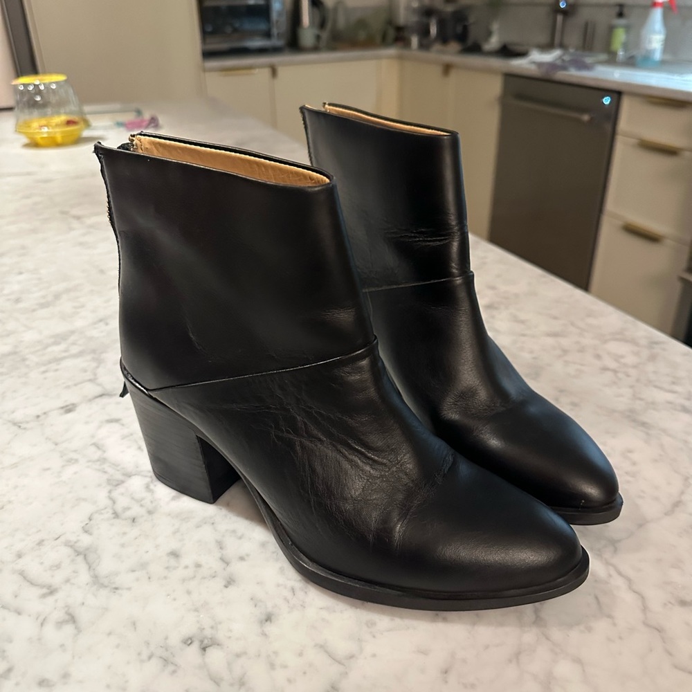 Nisolo Dari Size 8, barely worn